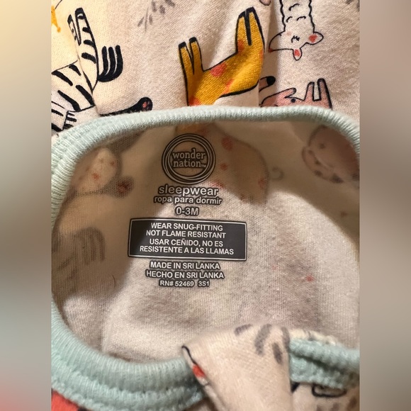 Bundle of 5 baby girl sleepers, footies, size 0-3 months, pink, green - Picture 7 of 9